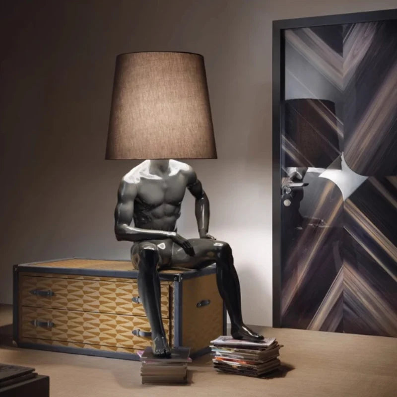 Sculpture Homme Assis, abat-jour lumineux