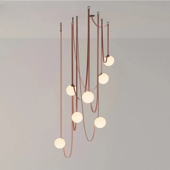 Suspension en cuir, détail cuir et fer