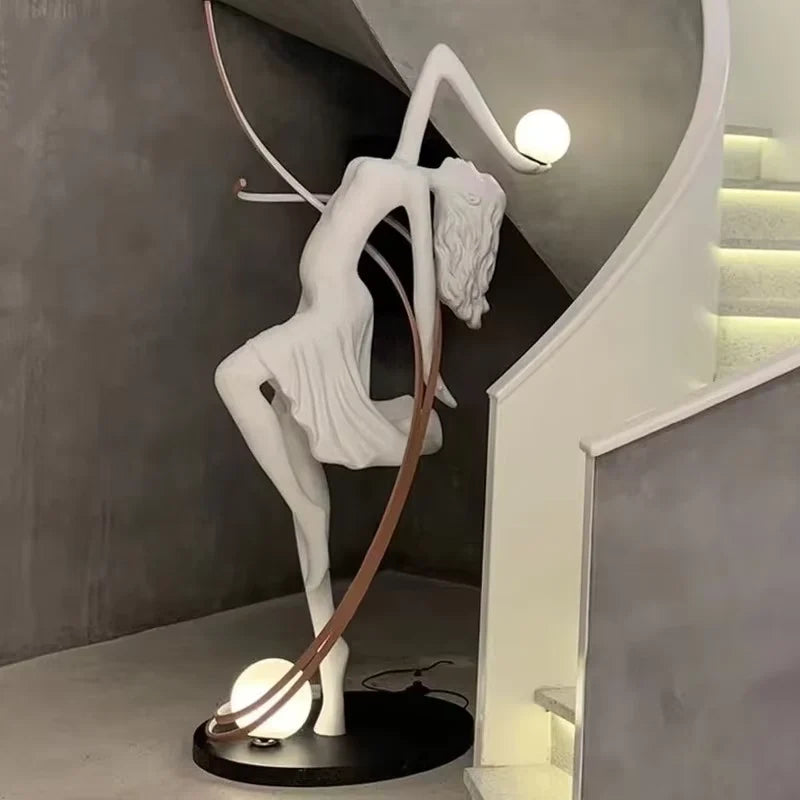 Sculpture Danseuse lumineuse abstraite, détail