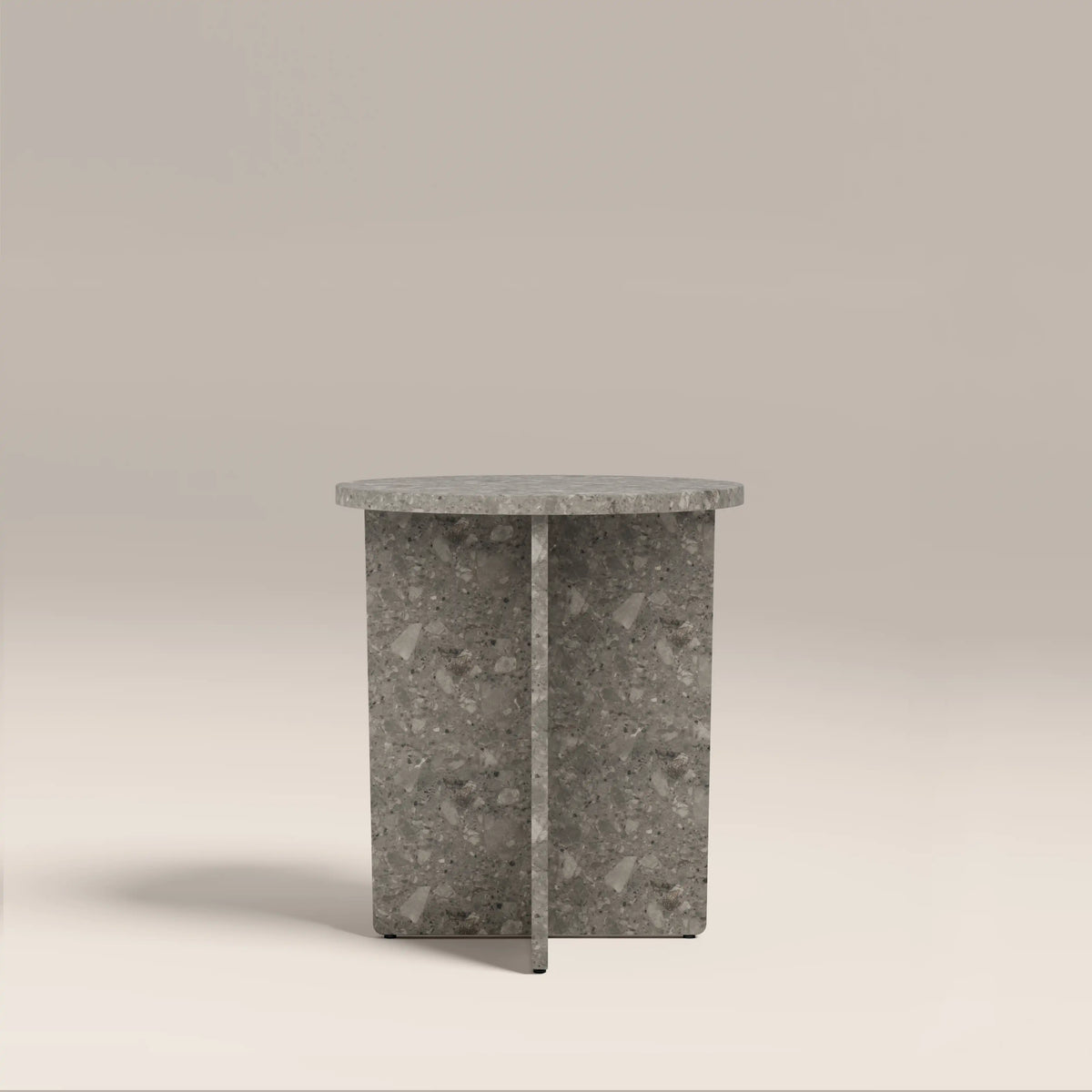 Table d'Appoint Wedge — Marbre Gris Nuage en situation